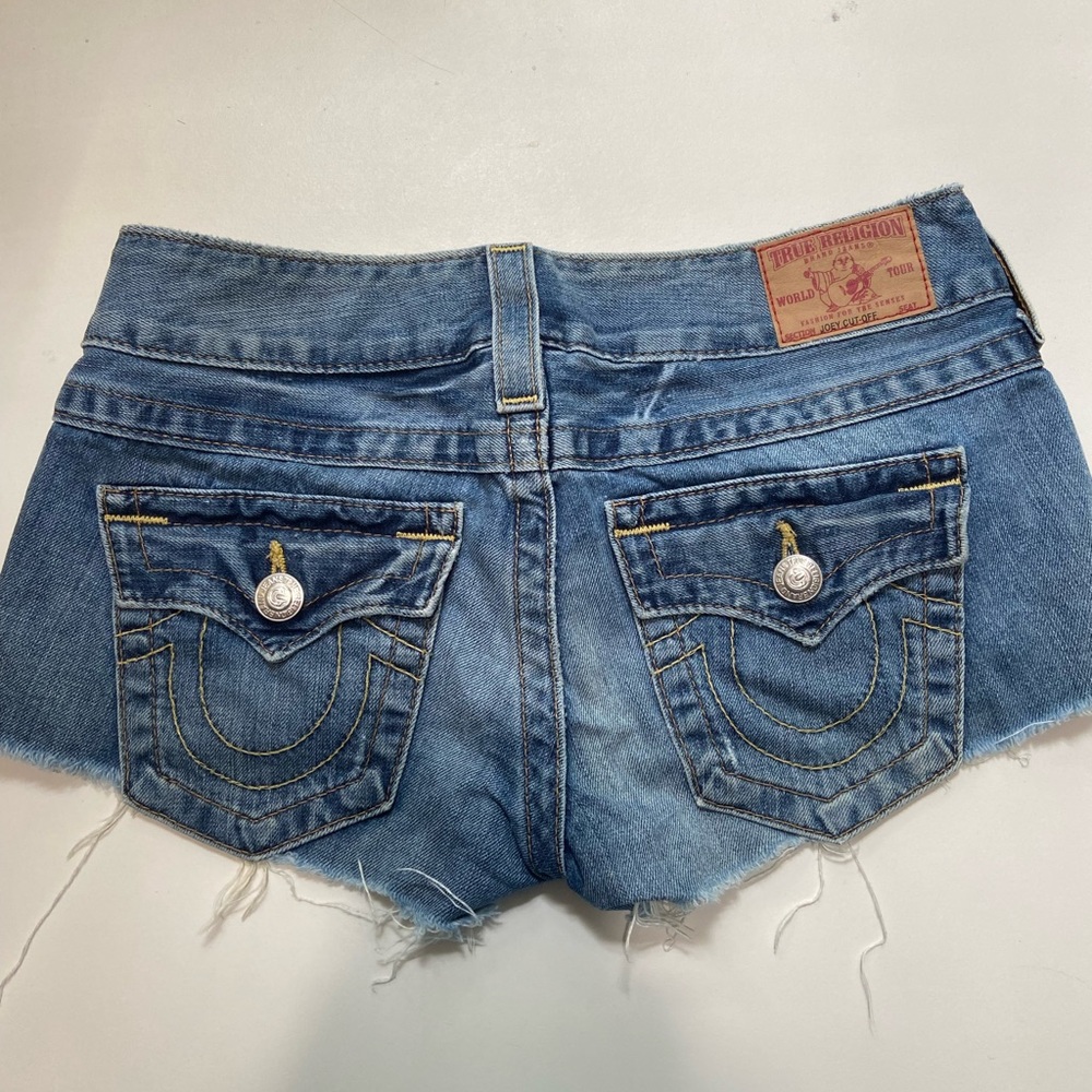 True religion daisy duke cutoffs size 28